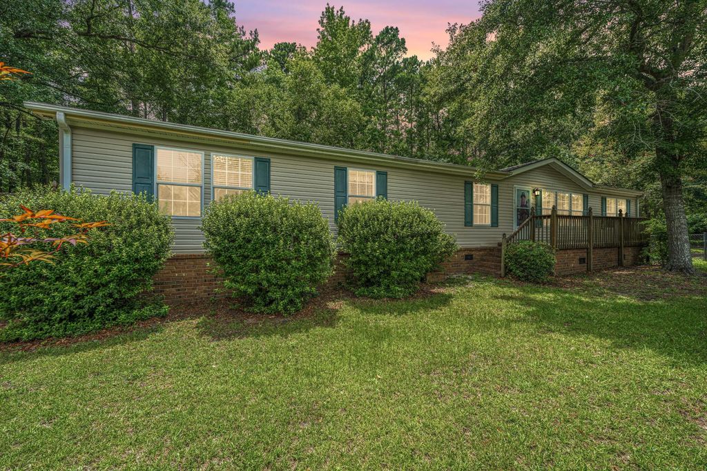 100 Autumn Lane, Moncks Corner