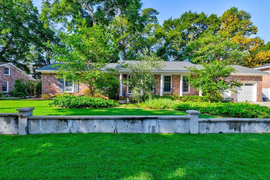683 Highwood Circle, Charleston