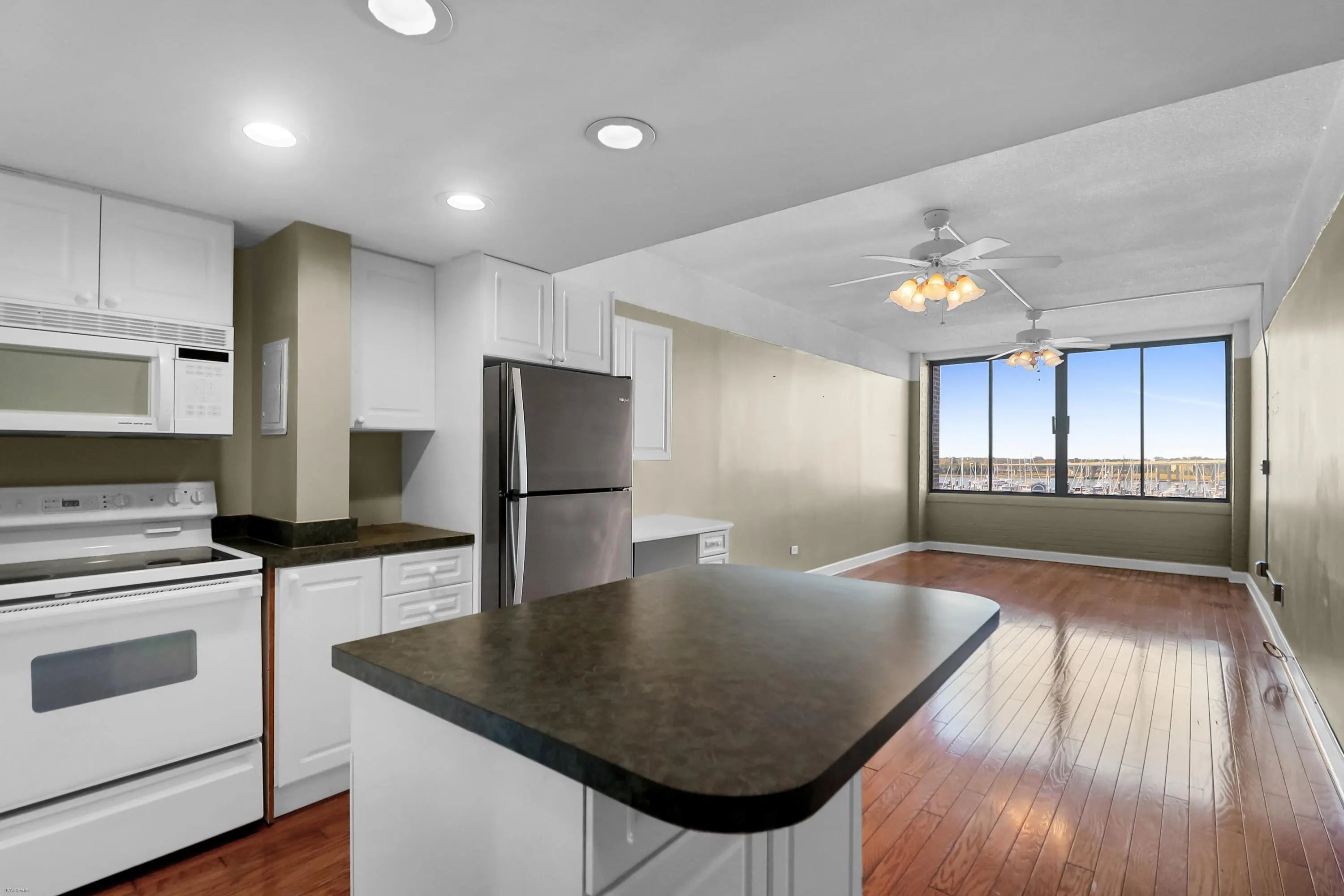 Photo of Listing #25030286