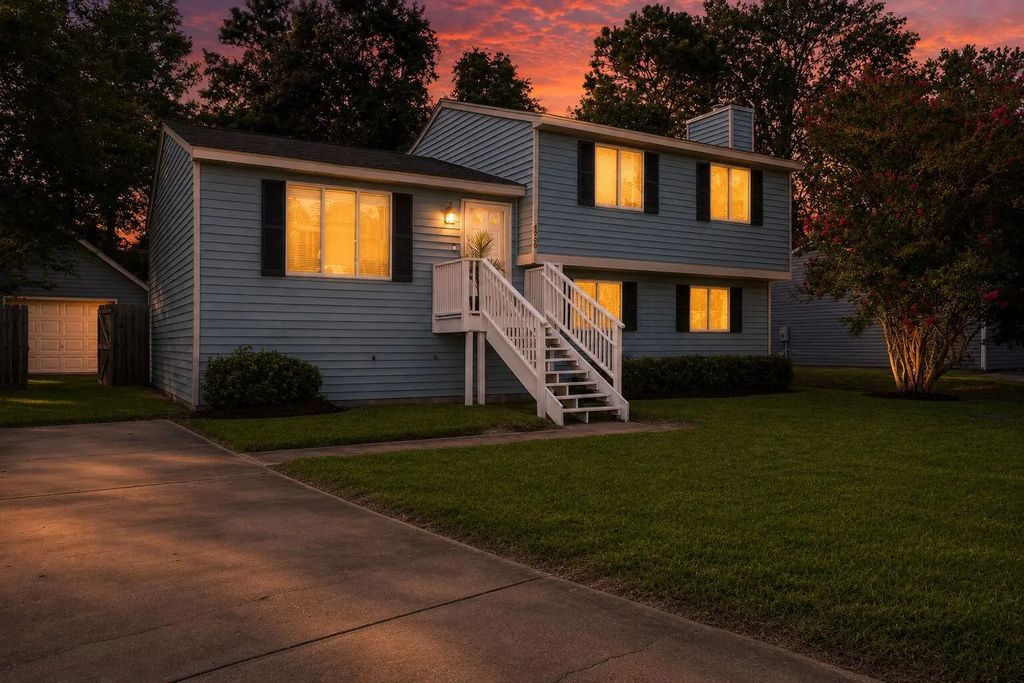 4950 Amberwood Lane, North Charleston