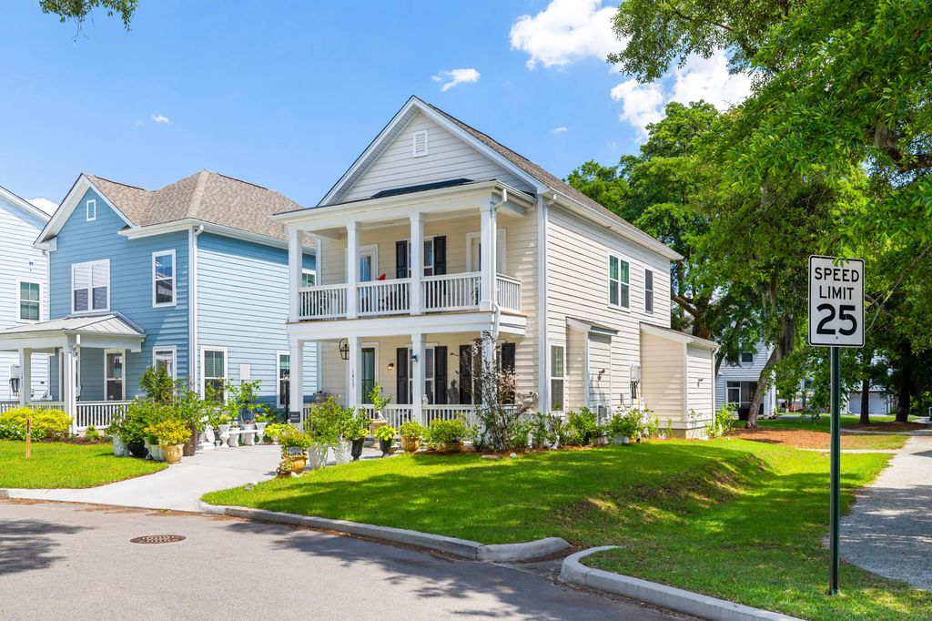 1413 Tangles Trail, Charleston