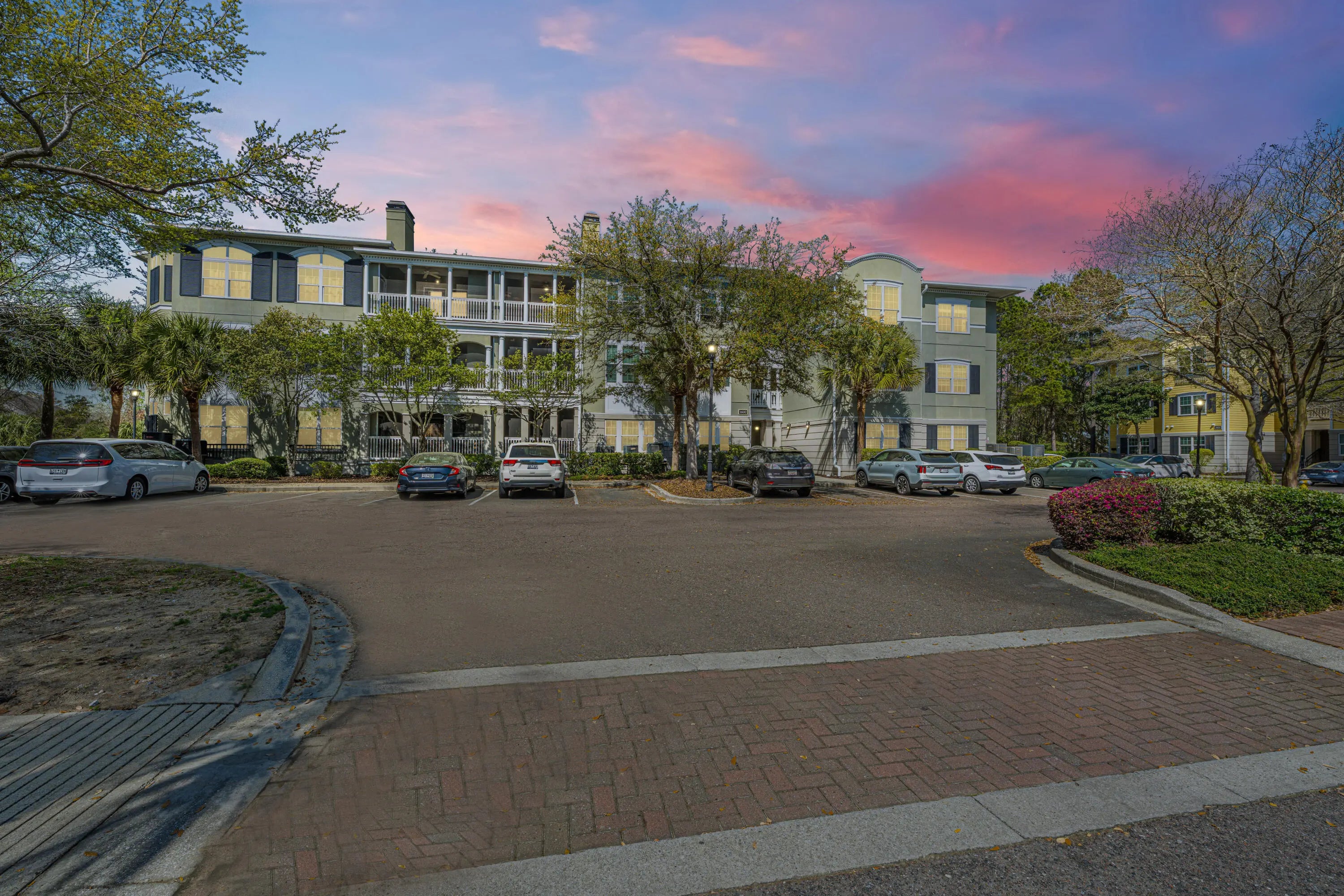 Photo of Listing #26006872