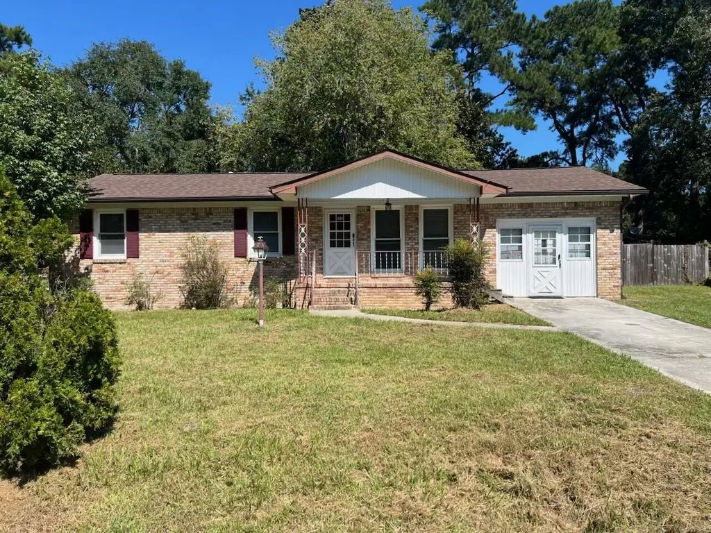 105 Wren Court, Summerville