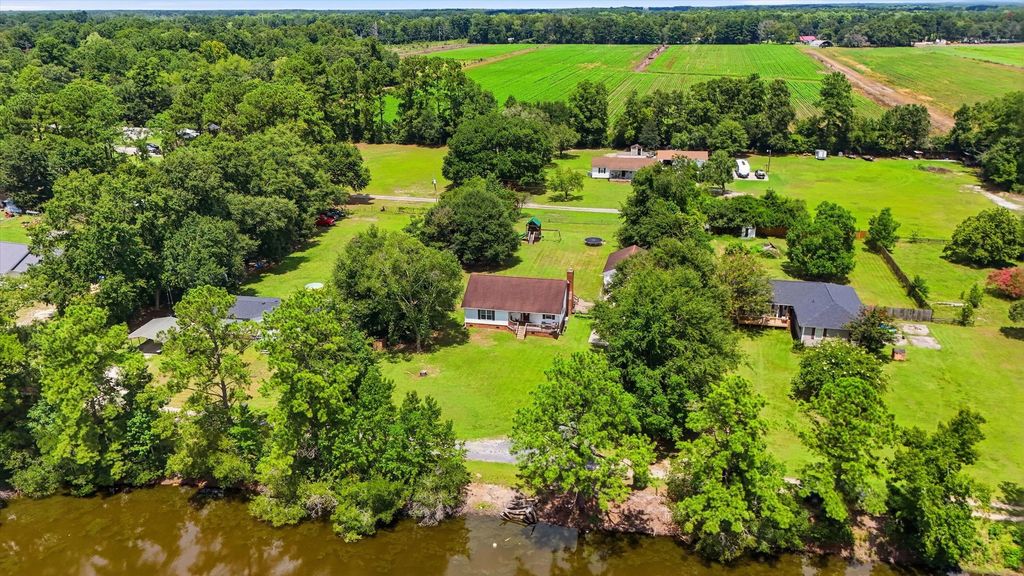 122 Thomas Lane, Moncks Corner
