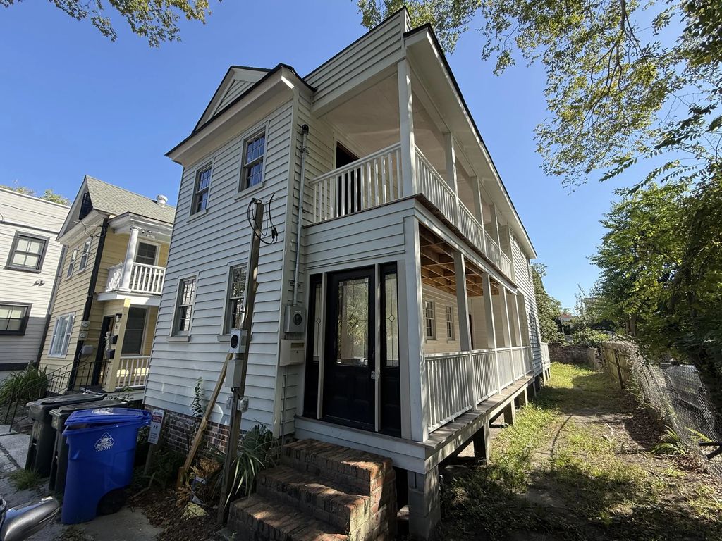 8 Islington Court, Charleston