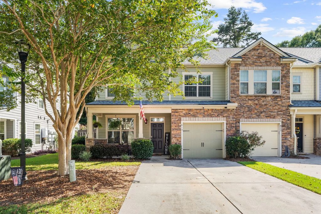 815 Bibury Court, Charleston
