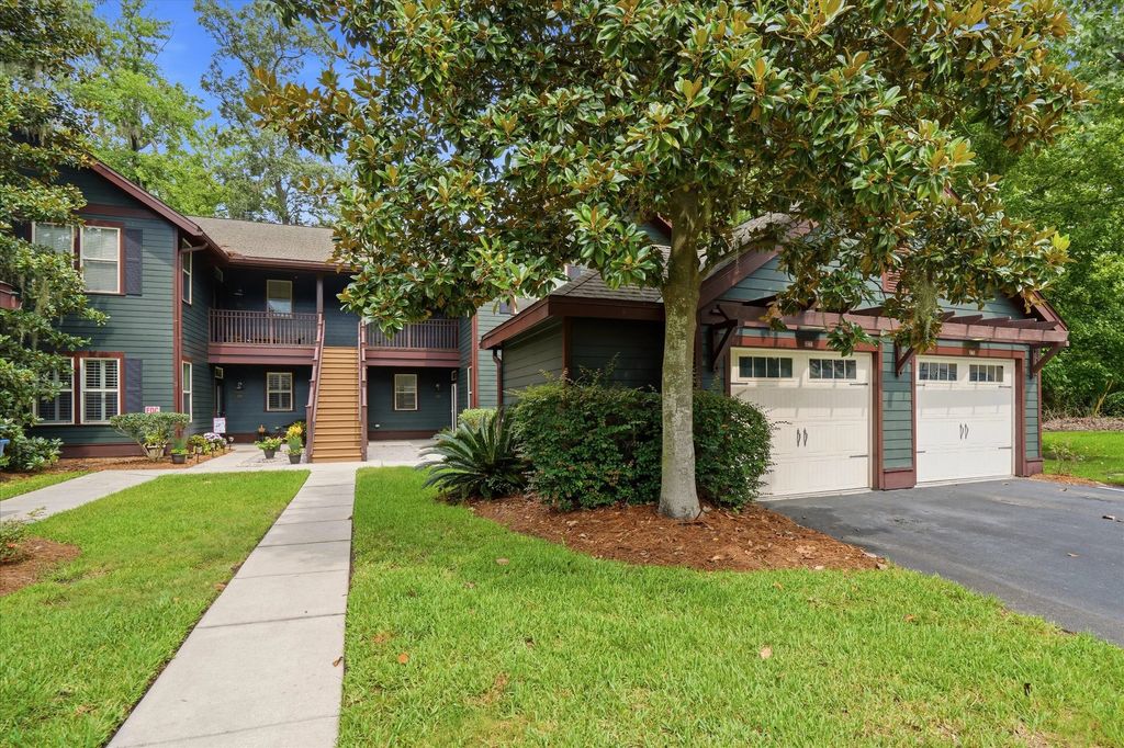 5561 Colonial Chatsworth Circle, North Charleston