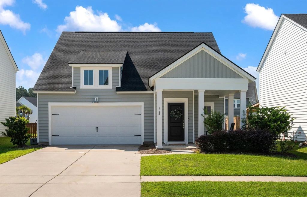 122 Woodland Oak Way, Summerville