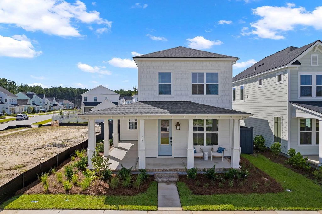 785 Blueway Avenue, Summerville