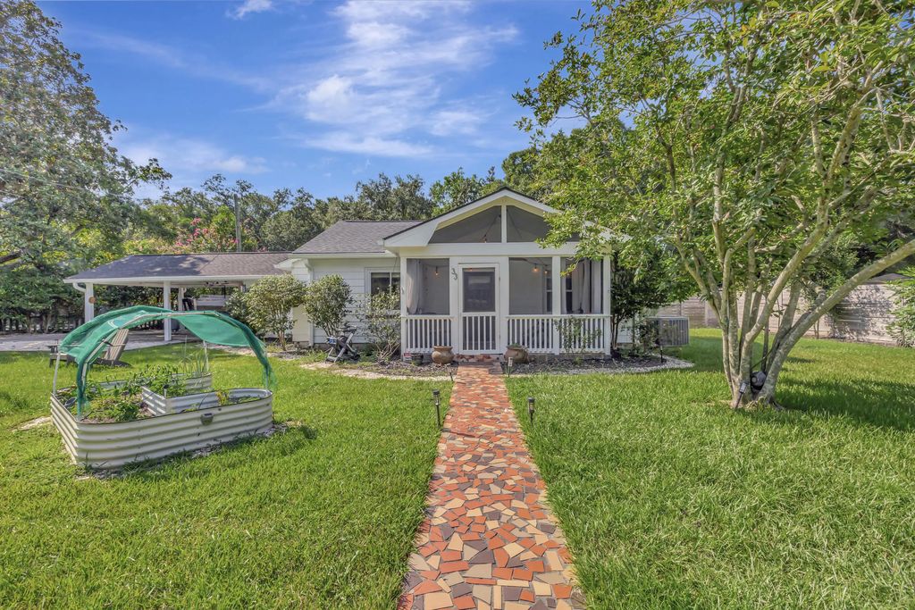 33 Anita Drive, Charleston