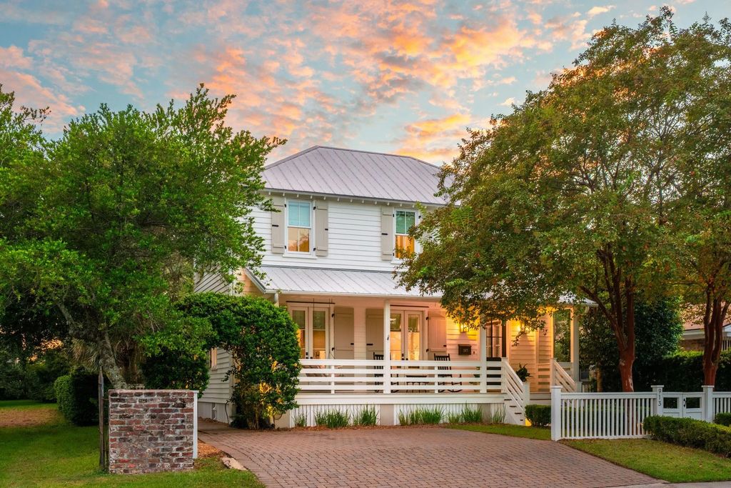913 Pitt Street, Mount Pleasant