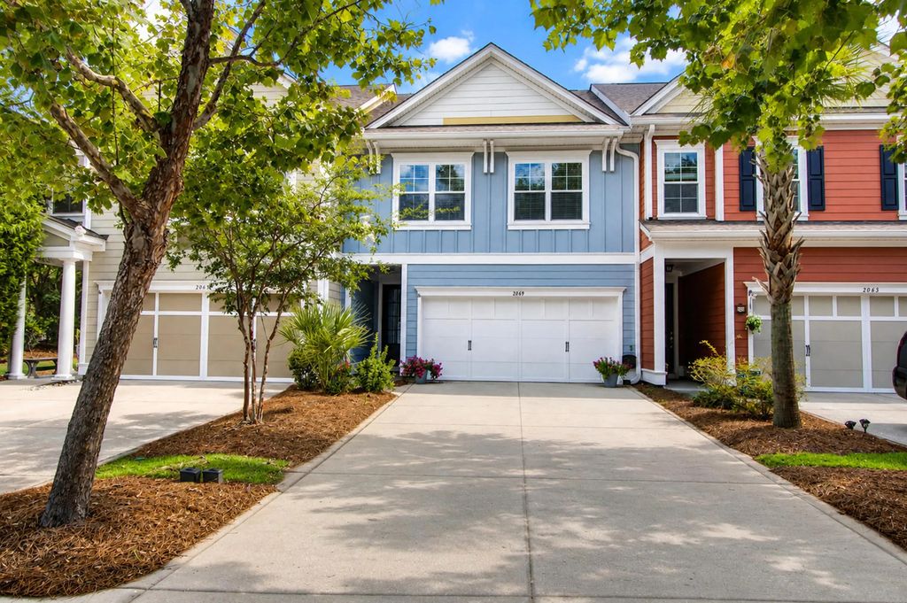 2069 Kings Gate Lane, Mount Pleasant