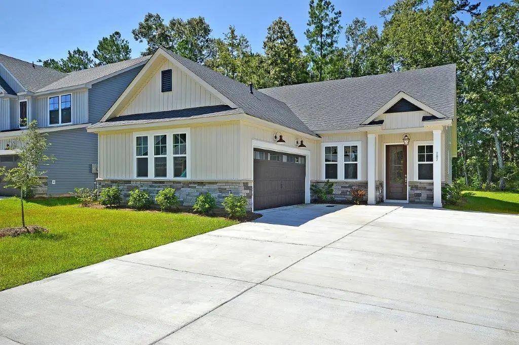 222 Creek Pointe Drive, Moncks Corner