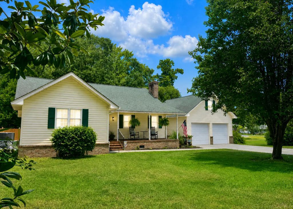 203 Whitesville Road, Moncks Corner
