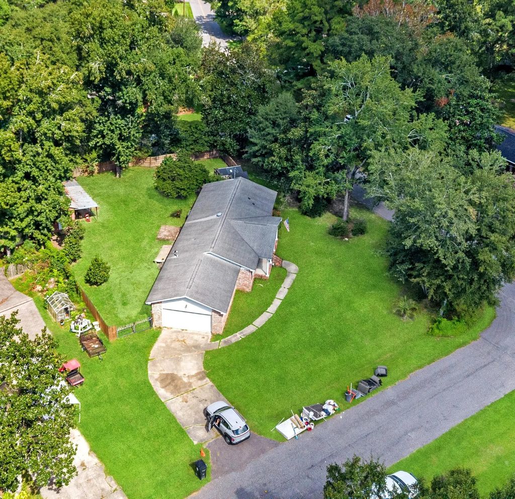 118 Azalea Drive, Summerville