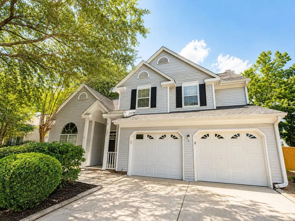 237 Smithfield Avenue, Summerville