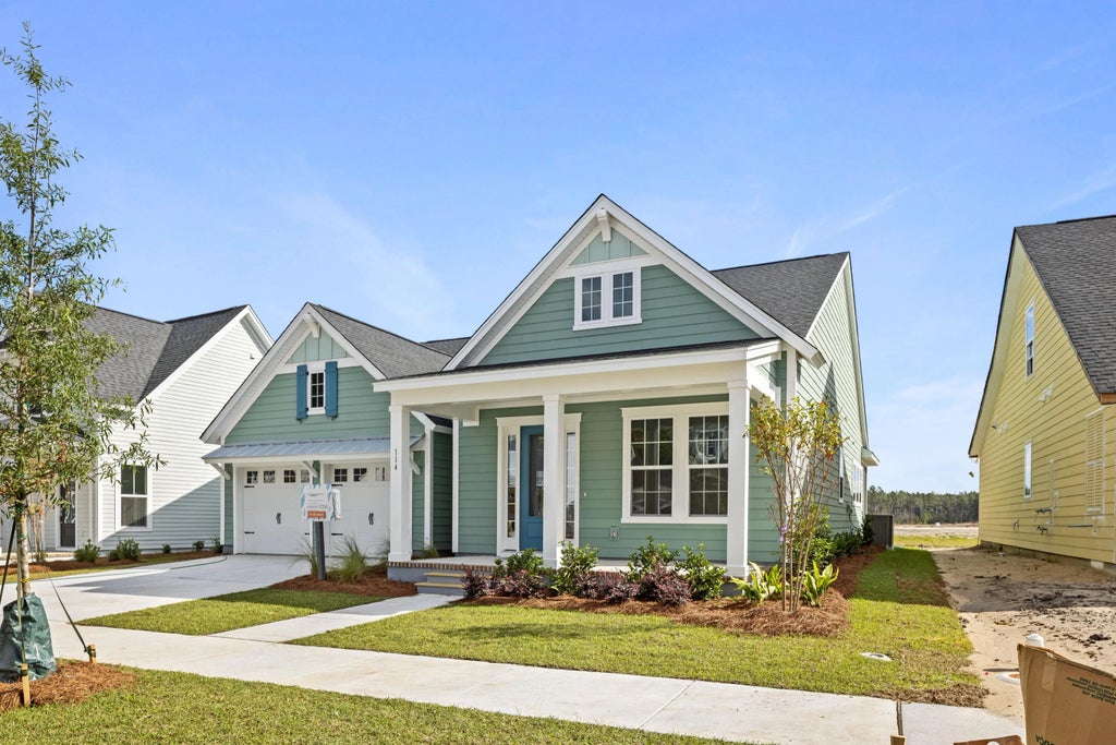 708 Twinflower Lane, Summerville