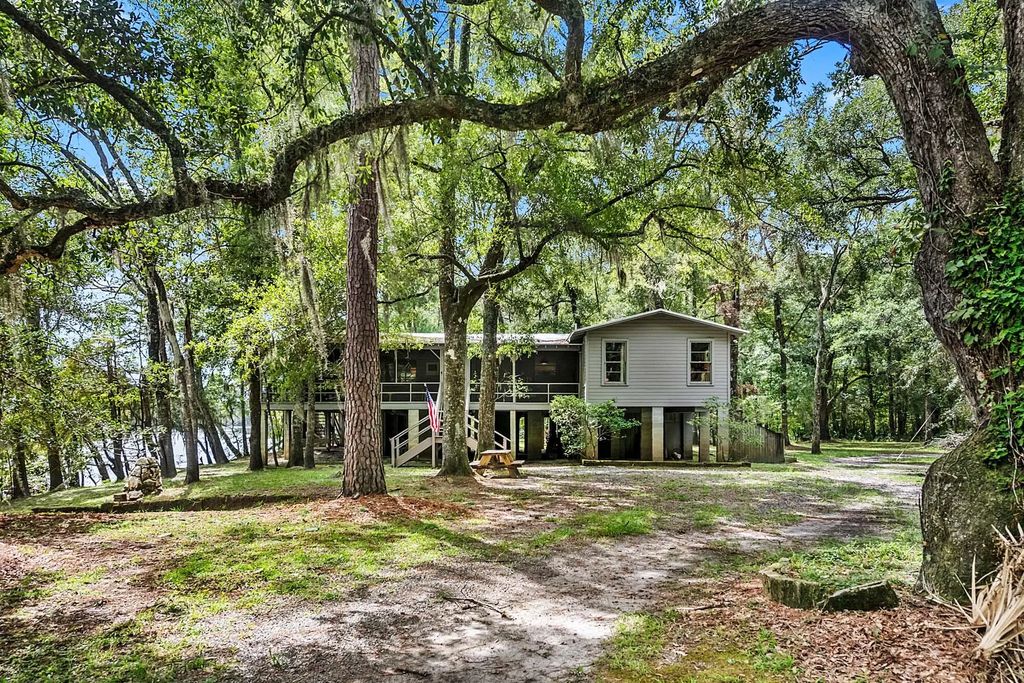 7884 Peirce Road, Ridgeville
