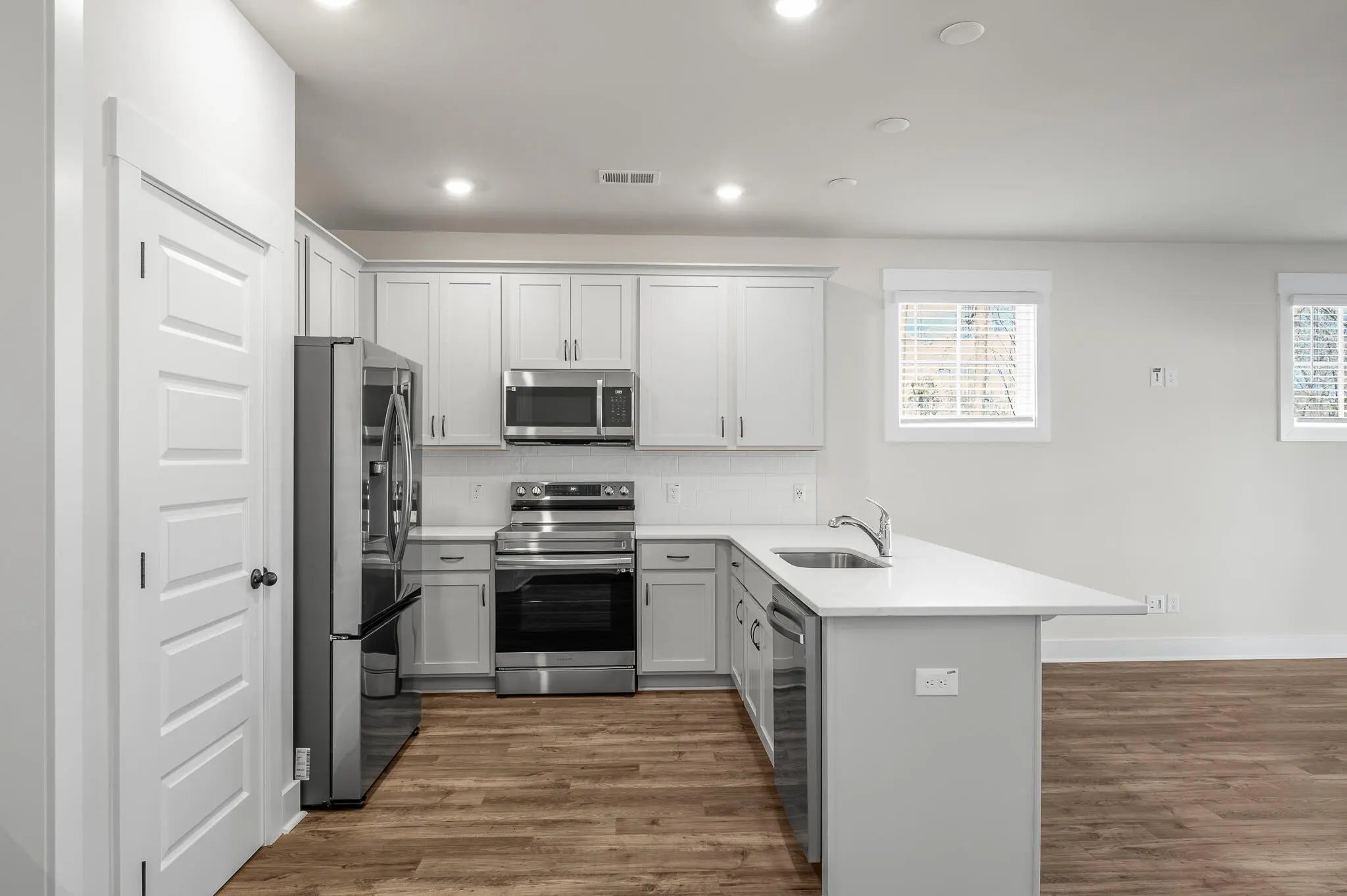 Photo of Listing #25027229