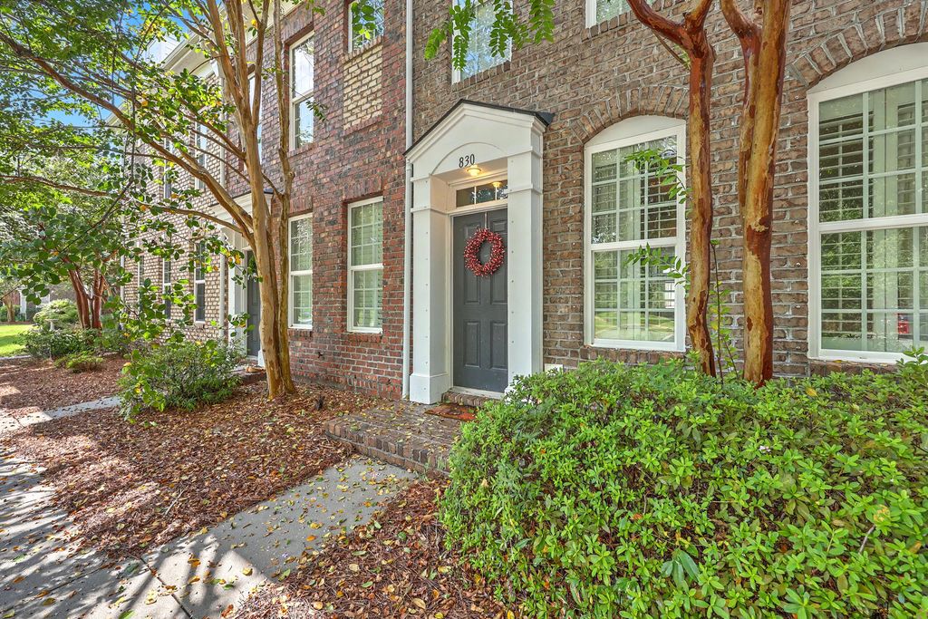 830 Rue Drive, Charleston