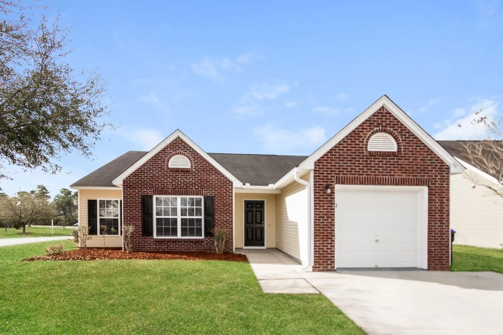 98 Dovetail Circle, Summerville