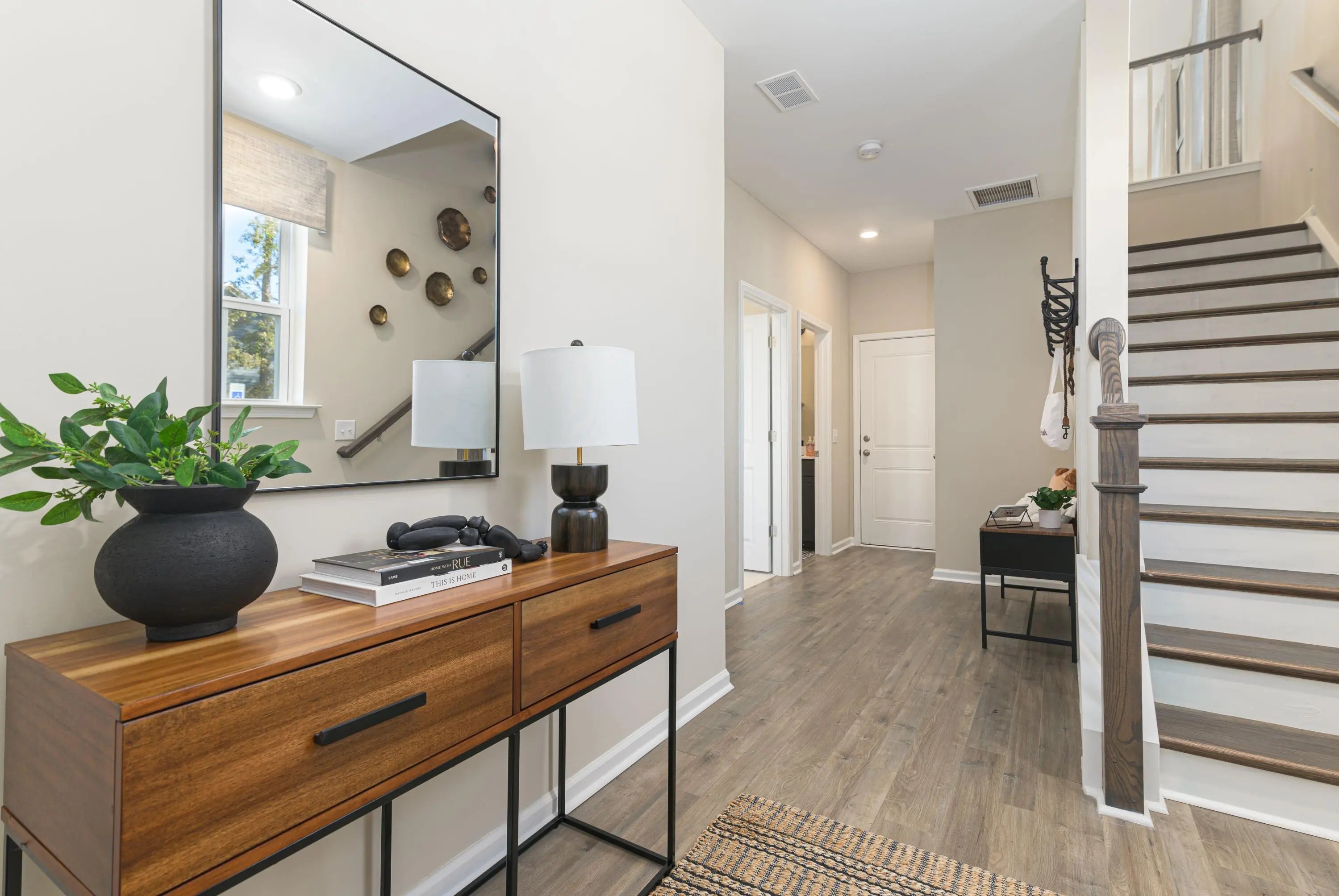 Photo of Listing #24029303