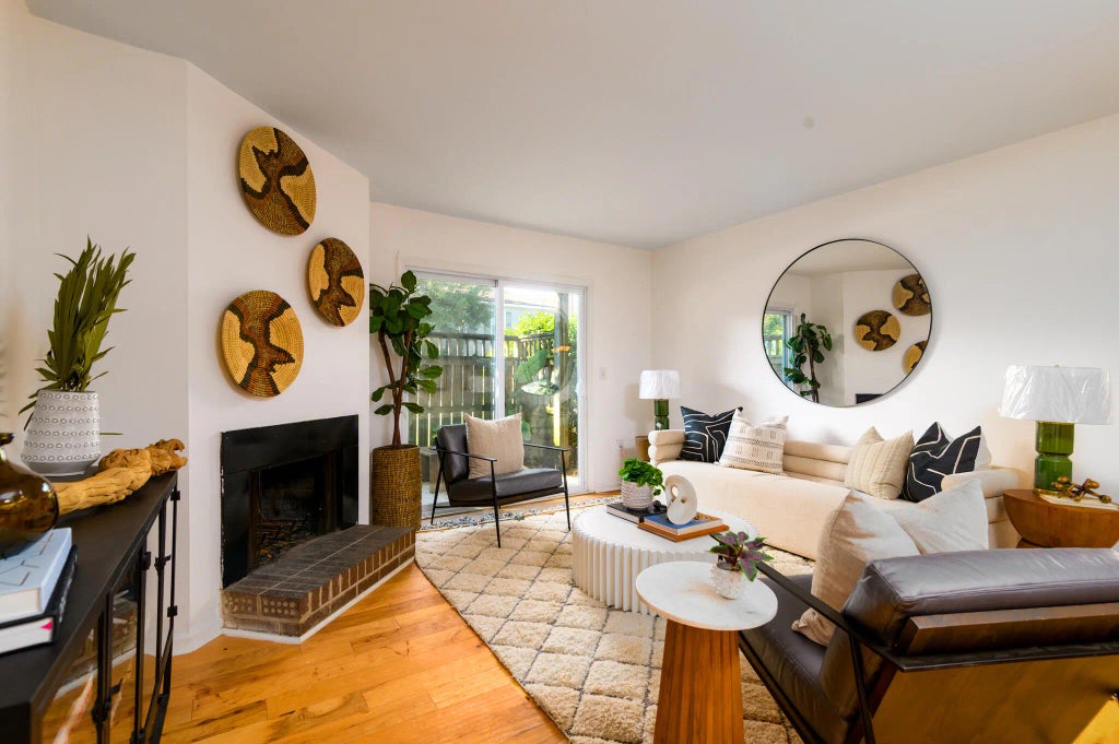 1402 Camp Road Road 10-d, Charleston