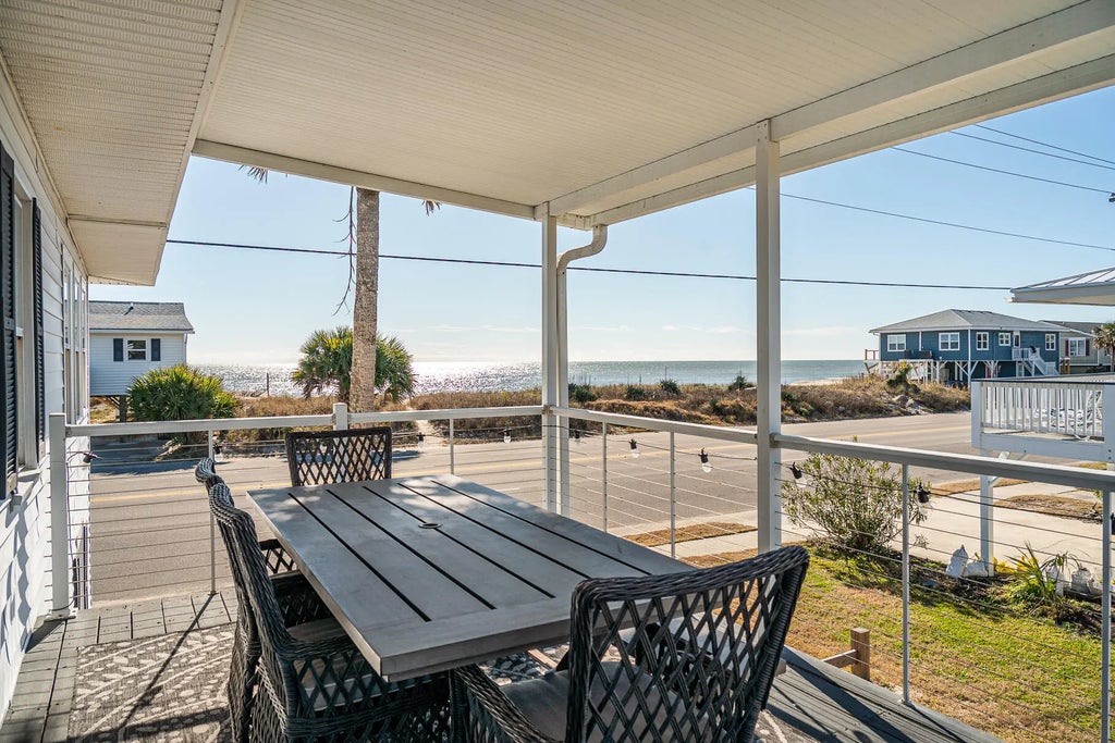 405 Palmetto Boulevard, Edisto Beach