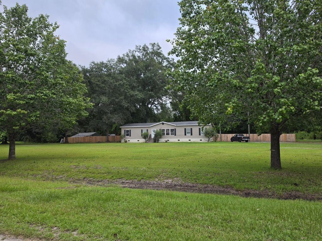 216 Joyland Lane, Cottageville