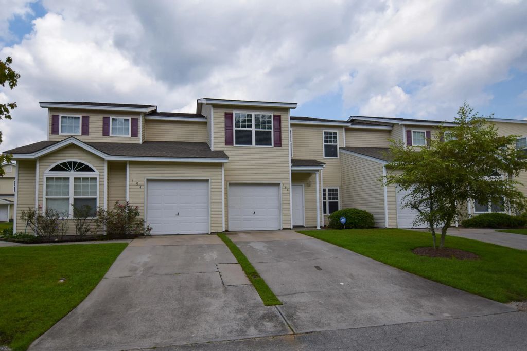 196 Grand Oaks Drive, Ladson
