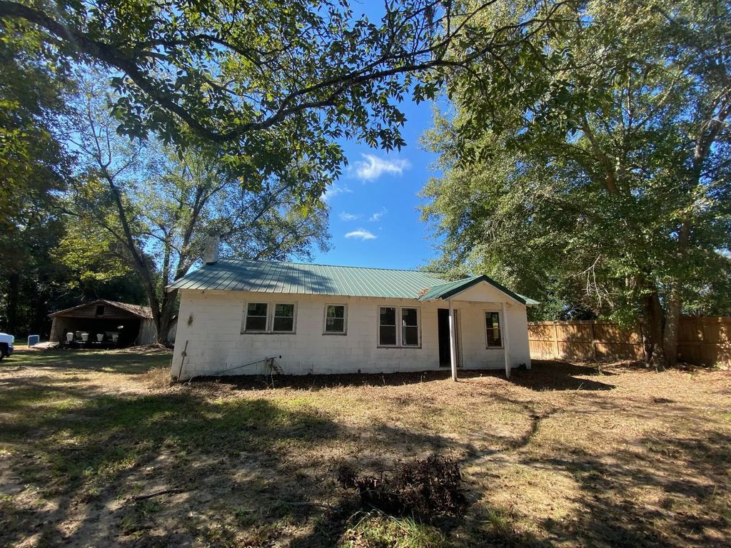 738 Todd Creek Road, Neeses
