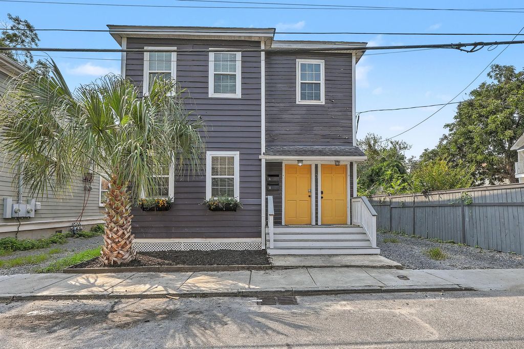 3 Strawberry Lane, Charleston