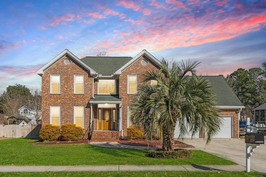 406 King Charles Circle, Summerville