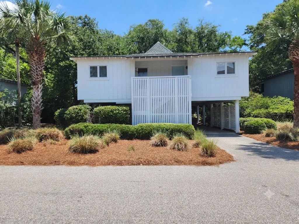 4 Sandpiper Court, Isle of Palms
