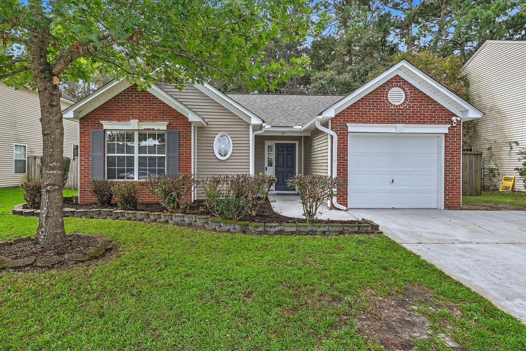 321 Jamestown Drive, Summerville