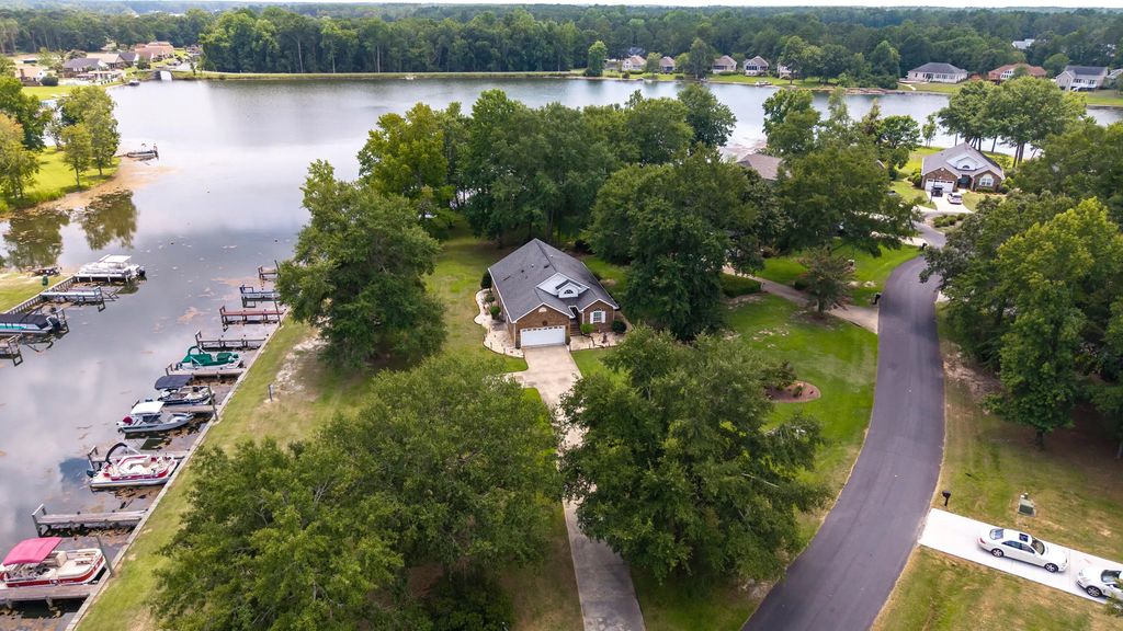 203 Ridge Lake Drive, Manning