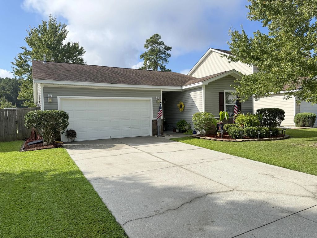 611 Grassy Hill Road, Summerville