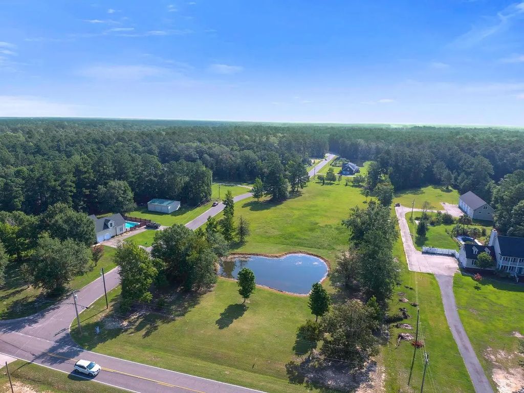 131 Canterhill Lane, Moncks Corner
