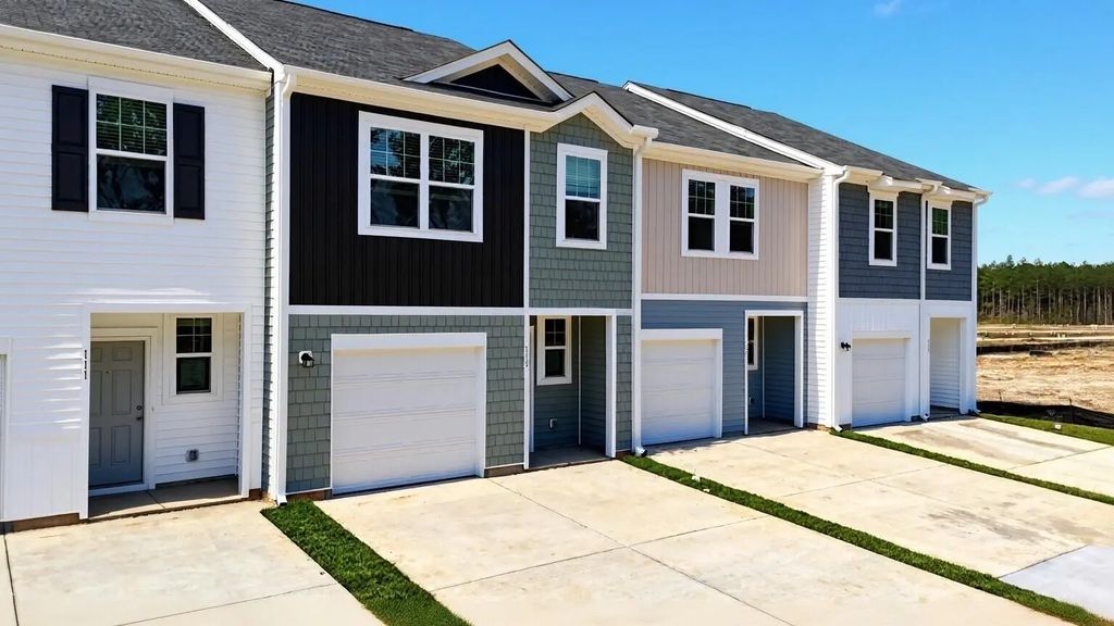 198 Cotton Leaf Boulevard, Summerville