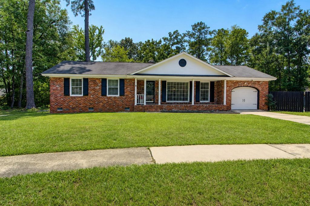 102 Marmet Court, Summerville