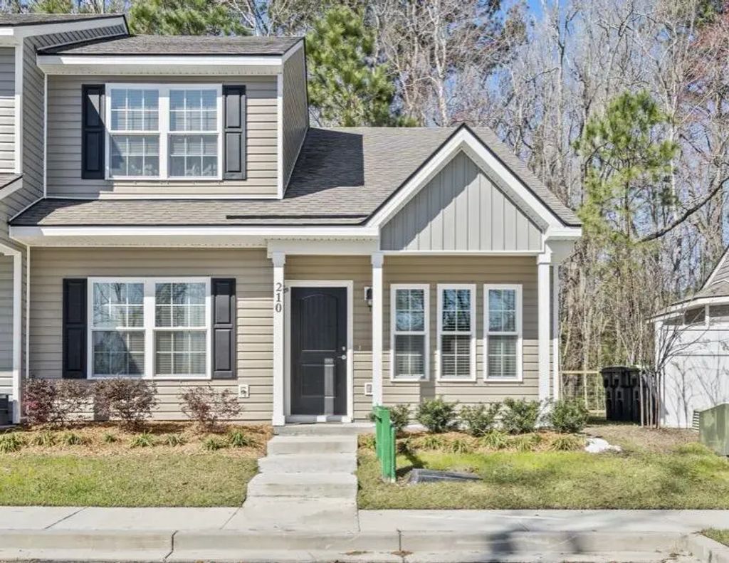 210 Admiration Avenue, Beaufort