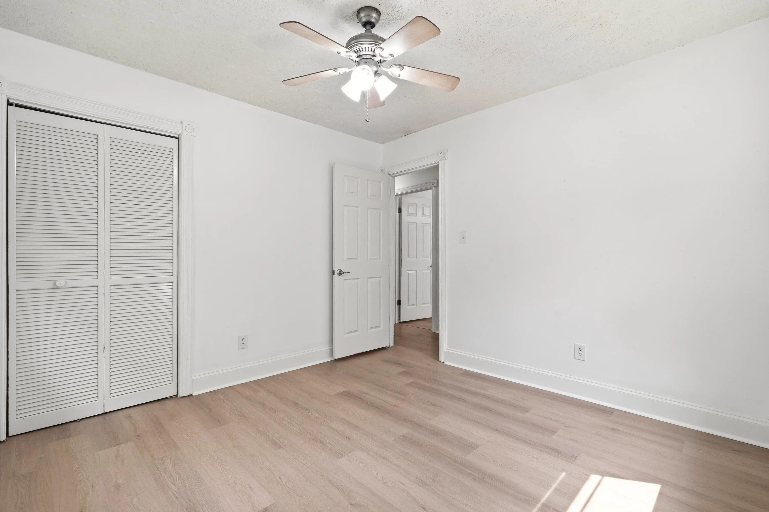 220 Crestwood Drive, Summerville, SC, 29483