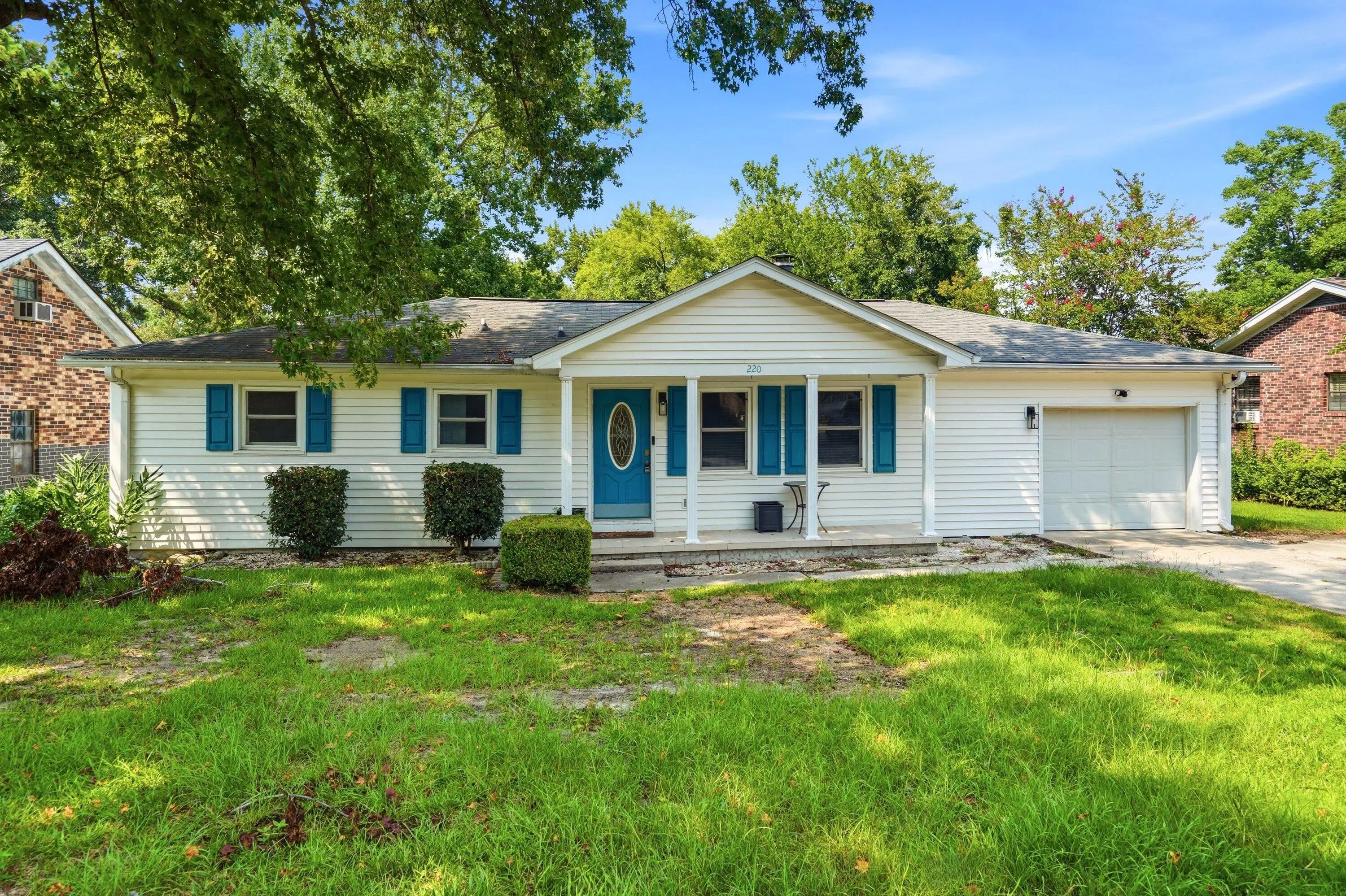 220 Crestwood Drive, Summerville, SC, 29483