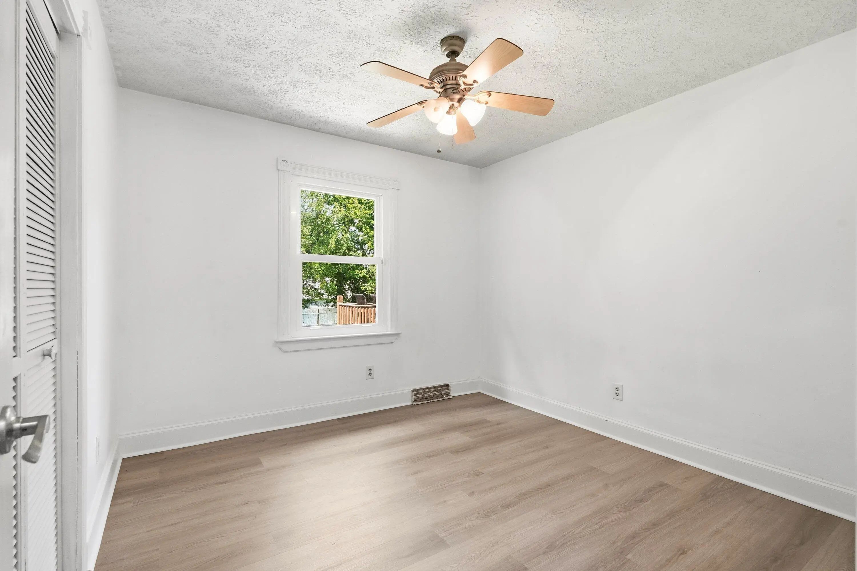 220 Crestwood Drive, Summerville, SC, 29483