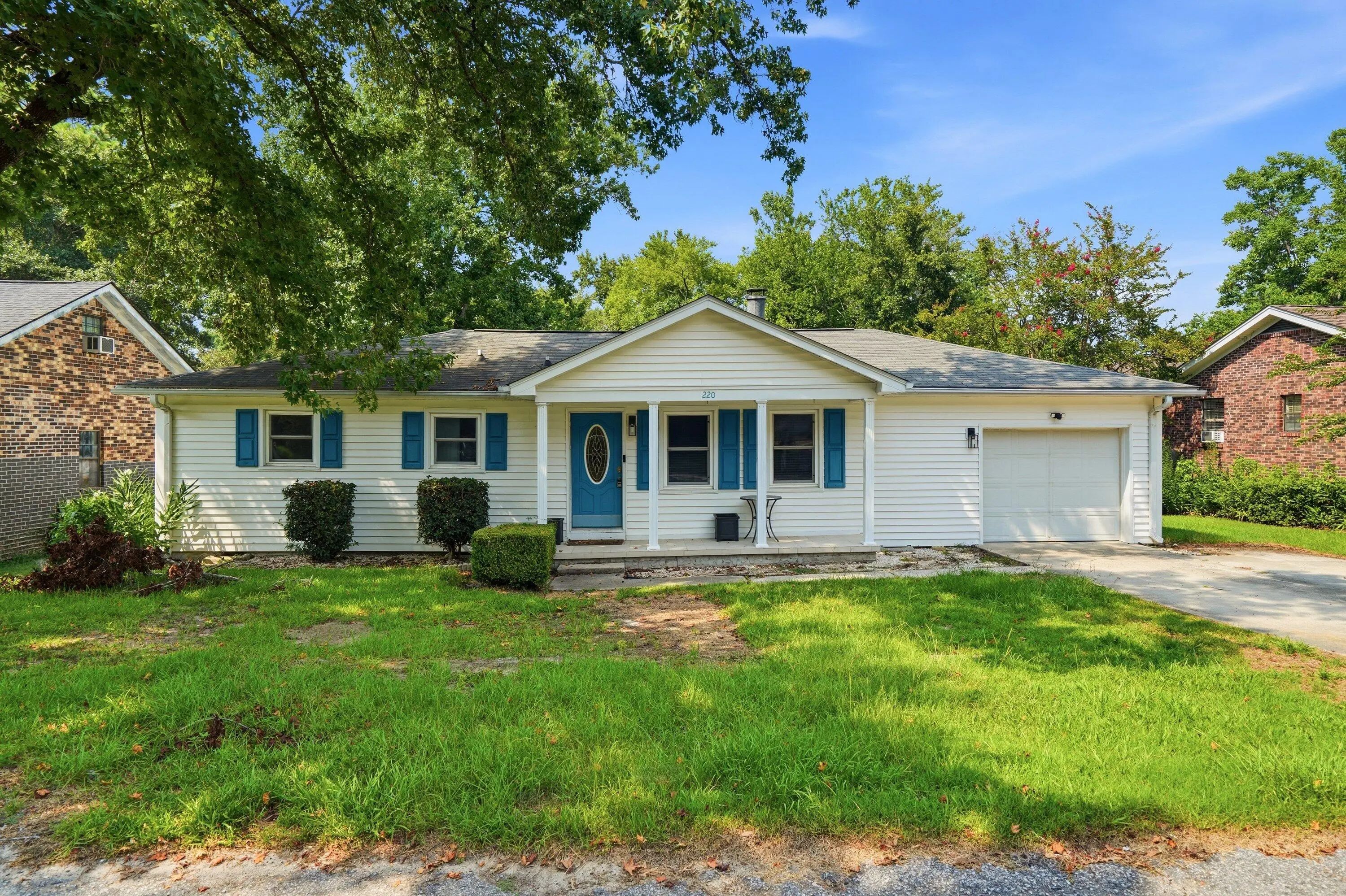 220 Crestwood Drive, Summerville, SC, 29483