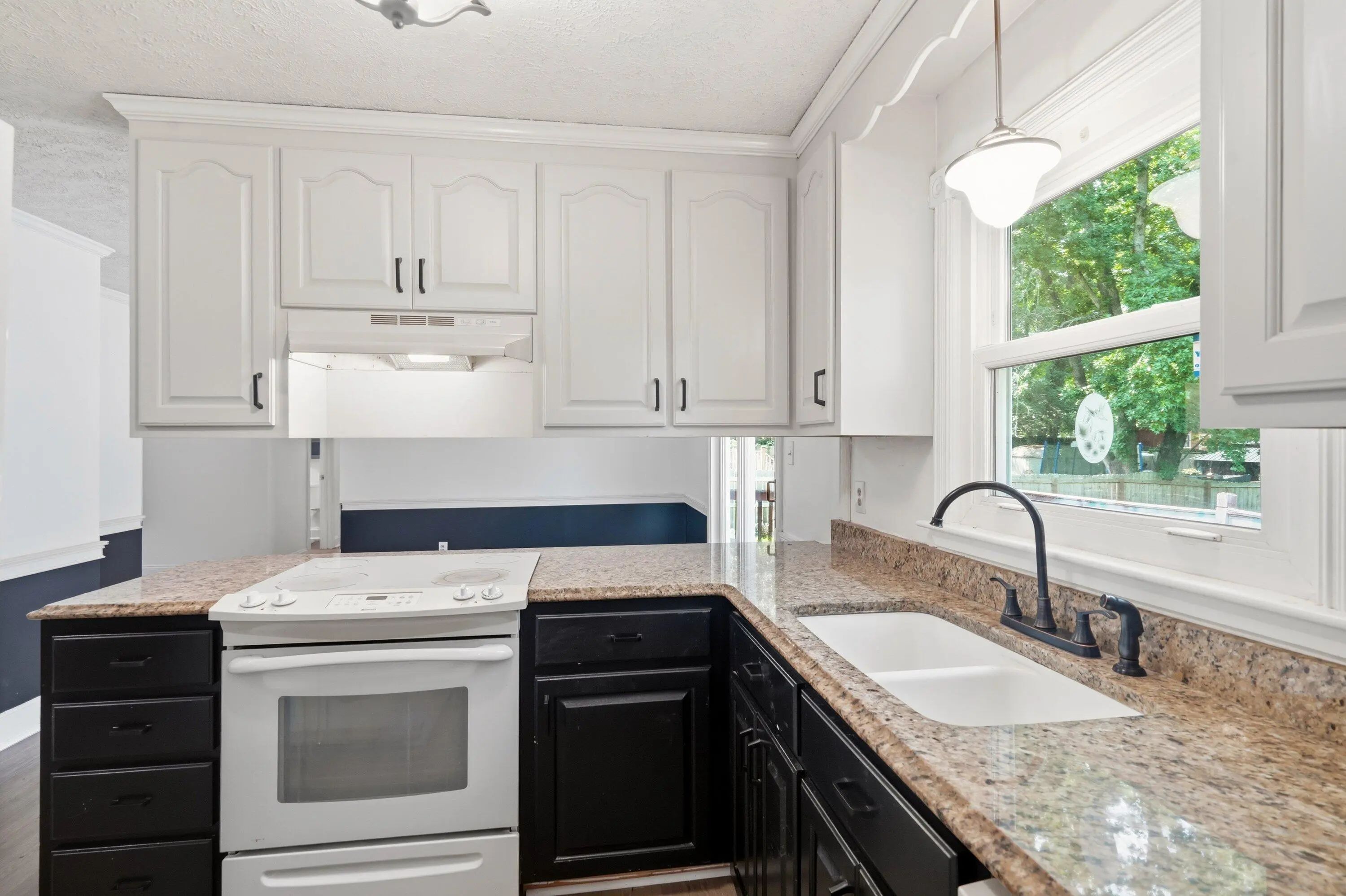 220 Crestwood Drive, Summerville, SC, 29483