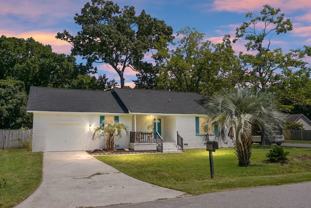 1520 Wakendaw Road, Mount Pleasant