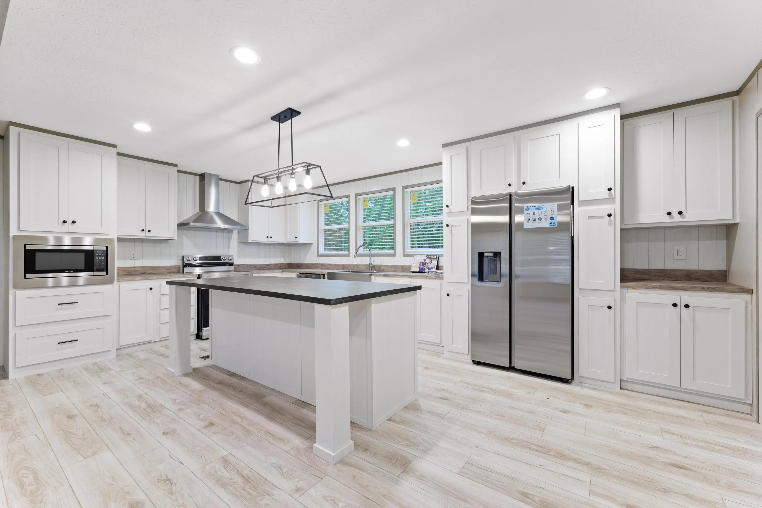 Photo of Listing #24030661