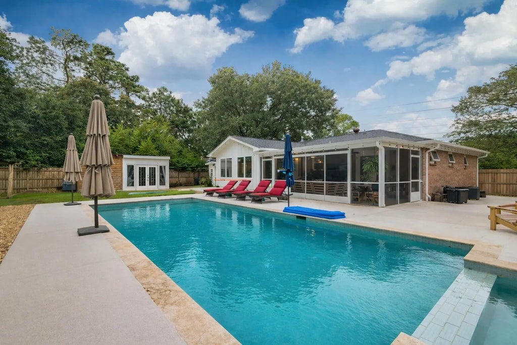 902 Mikell Drive, Charleston