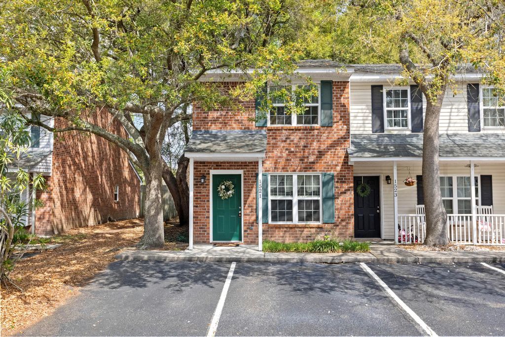 1521 Nantahala Boulevard, Mount Pleasant